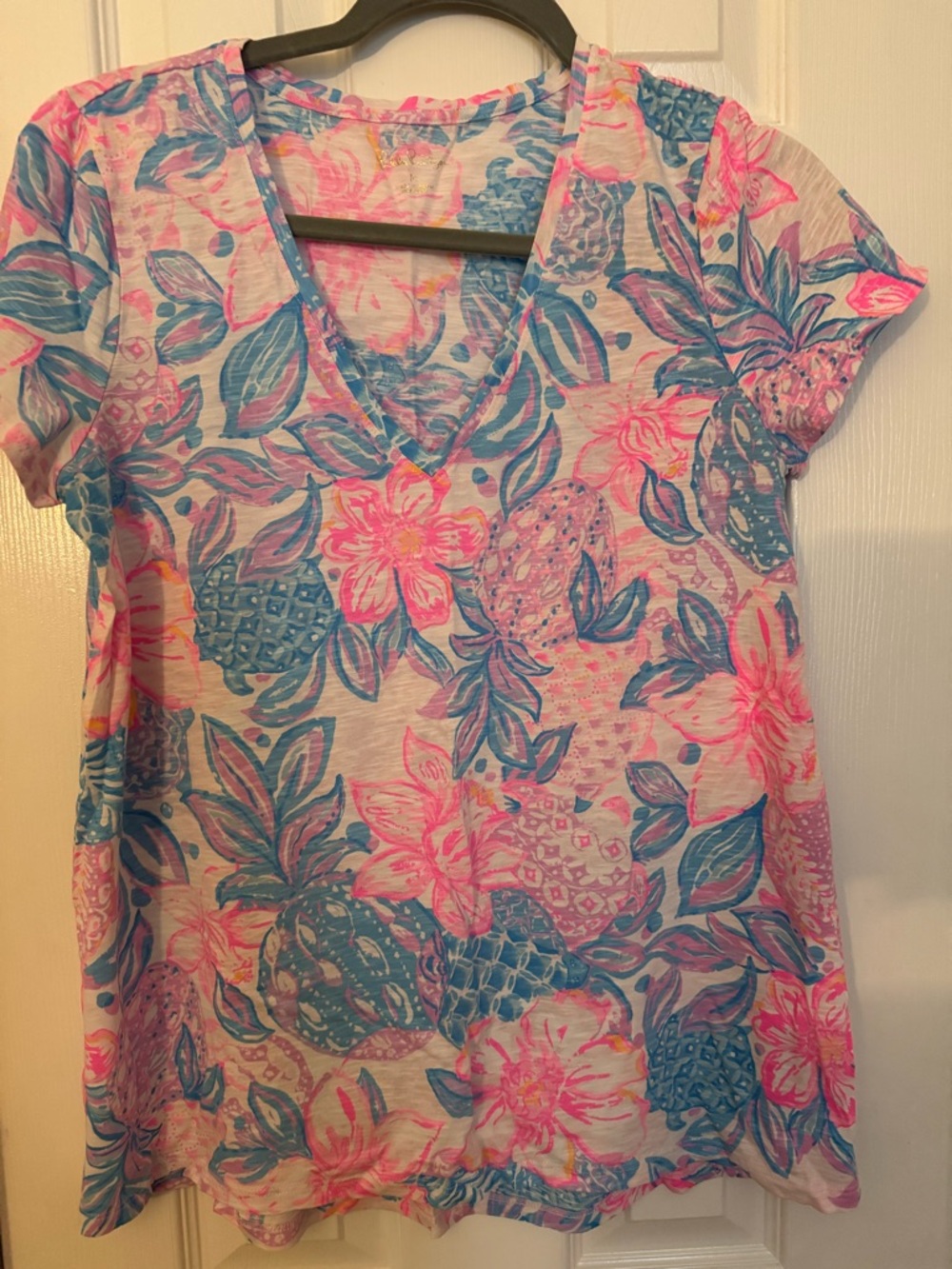 EUC Lilly Pulitzer tee, size medium